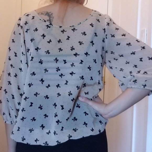 F21 Sz Small Tan Sheer Bow Print Blouse - Picture 3 of 3